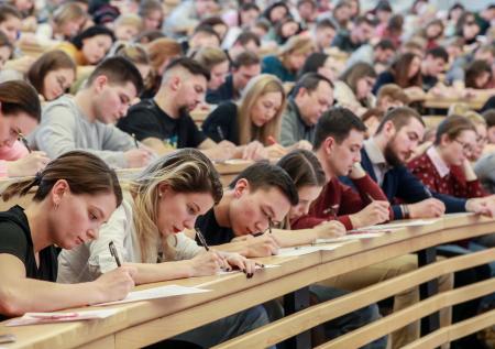Жизнь после школы: куда поступать после 9-го и 11-го классов в 2024 году