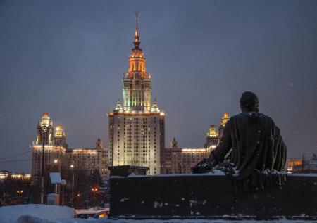Отец 9-летней студентки МГУ заявил об ажиотажном спросе на её консультации