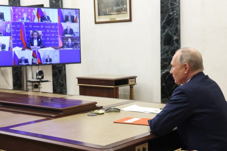 Совещание президента России Владимира Путина с постоянными членами Совета безопасности (в режиме видеоконференции)