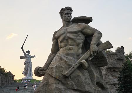 Эскизы мемориала героям СВО отправили на передовую вместе с письмами детей