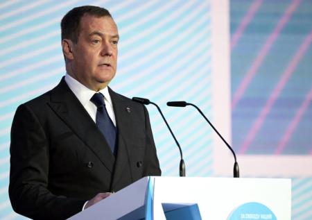 Медведев предложил учредить дату в память жертв колониализма 