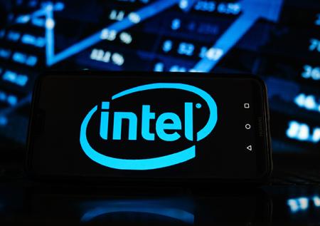 Компания Intel приостановила работу в России