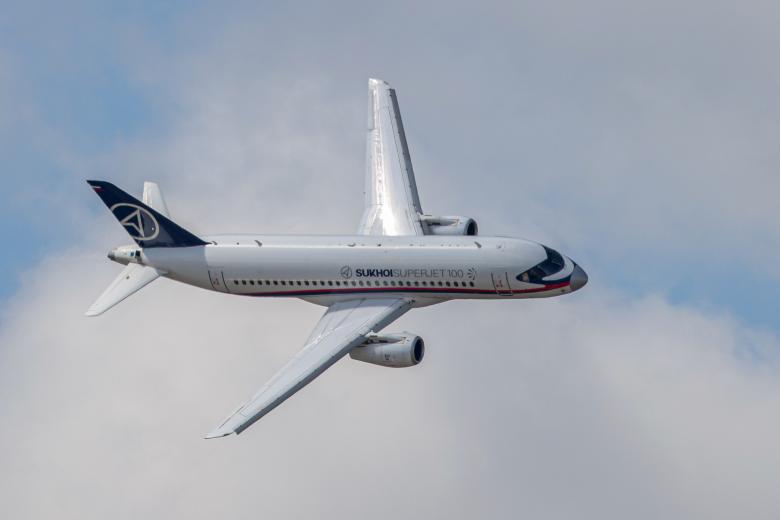 Лайнер Sukhoi Superjet 100