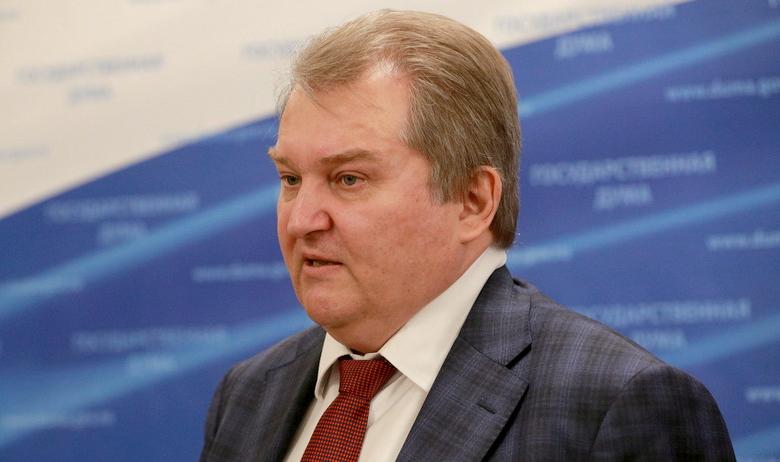 Представитель фракции «Справедливая Россия» Михаил Емельянов