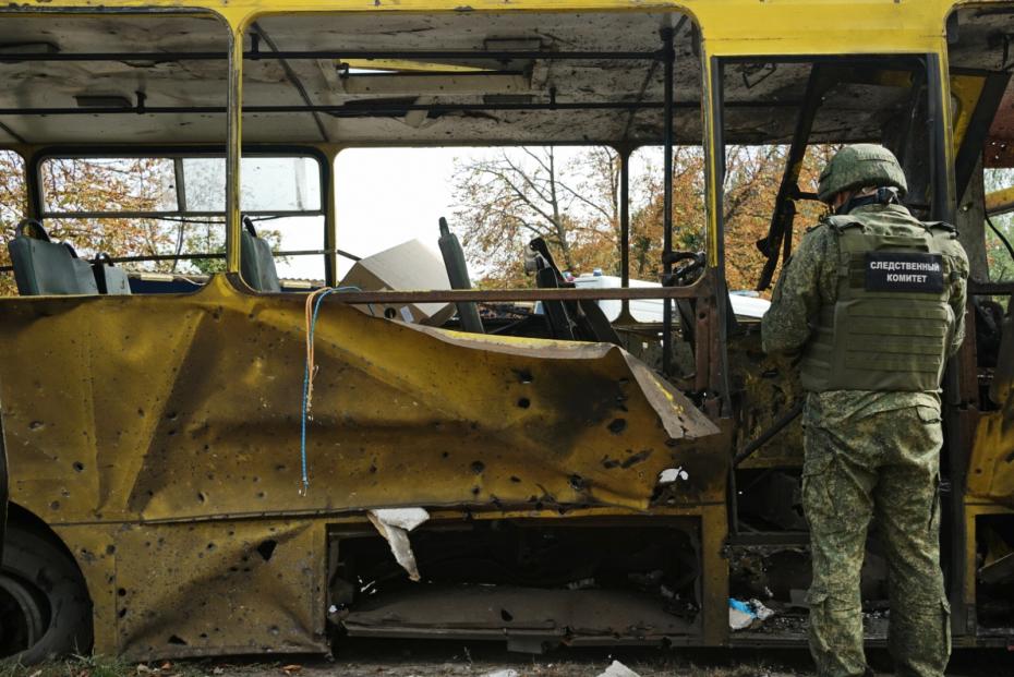 Последствия обстрела со стороны ВСУ в Ворошиловском районе Донецка