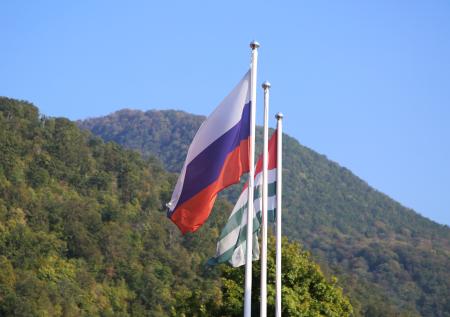 Абхазия закроет границы для всех, кроме россиян