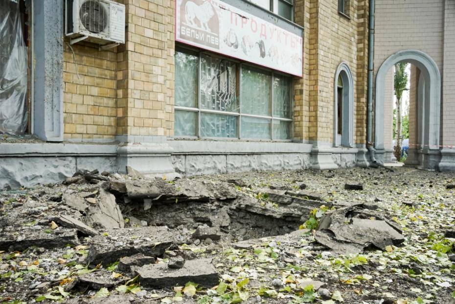 Последствия обстрела со стороны ВСУ в Ворошиловском районе Донецка