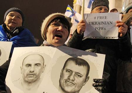 Адвокат: суд пока не станет отпускать украинских моряков