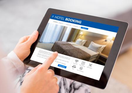 Россиянам рассказали, чем можно заменить Booking
