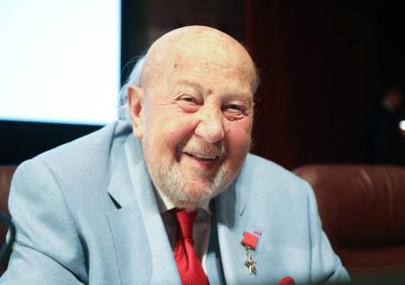 Режиссер Шиловский рассказал, как Церетели велел снять фуражку с Гагарина