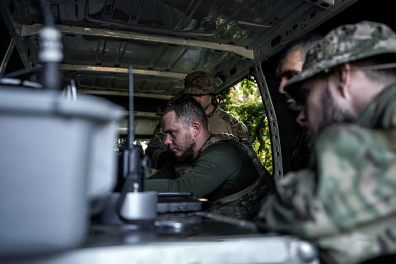 Военнослужащие Вооруженных сил Украины в зоне боевых действий
