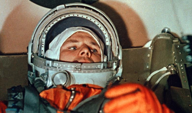 Космонавт Юрий Гагарин на космическом корабле «Восток-1»