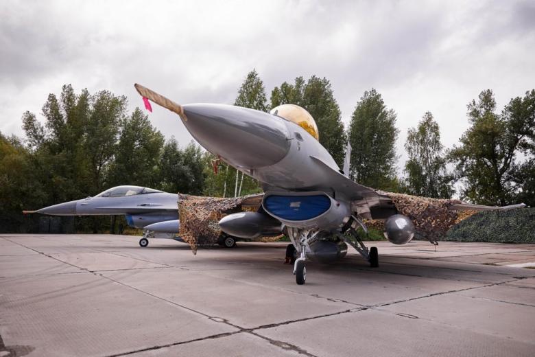 F-16