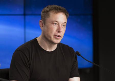 Стартап Илона Маска показал «нити» для считывания информации из мозга