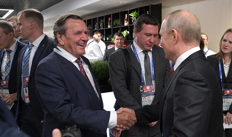 Герхард Шрёдер и Владимир Путин