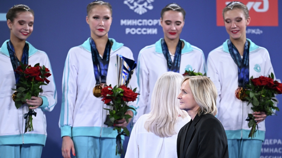 Главный тренер сборной России по художественной гимнастике Татьяна Сергаева на церемонии награждения чемпионата России
