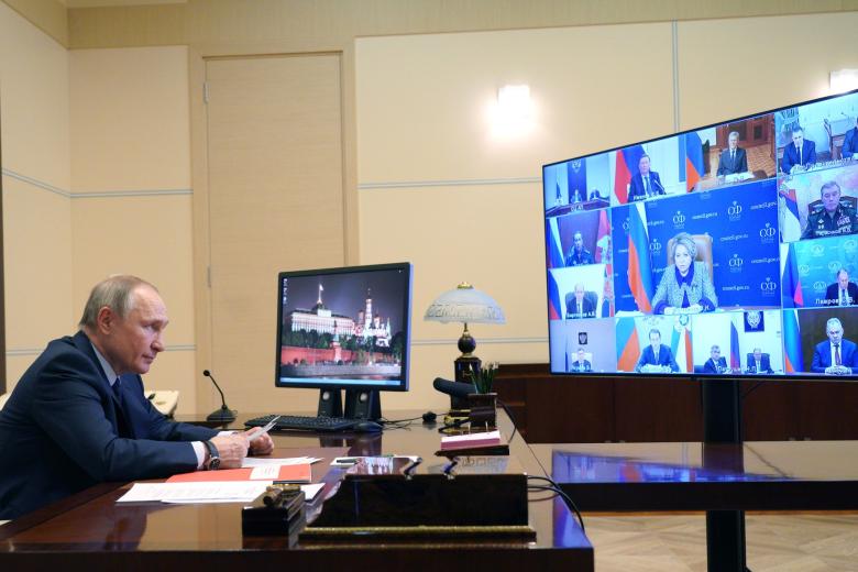 Владимир Путин во время заседания Совета Безопасности