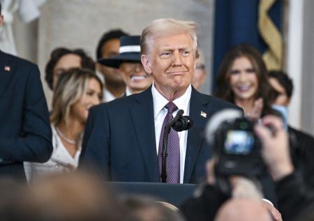 Трамп пообещал признать только два пола в США