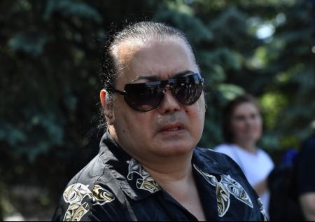 «Зарабатывайте там»: певец Наджиев об уехавших артистах
