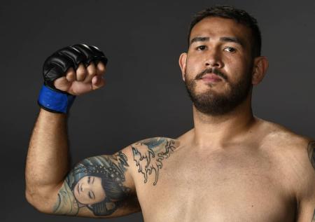Сакаи победил Иванова в упорной битве тяжеловесов на UFC