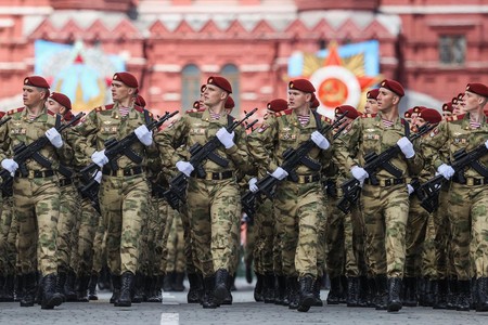 Составлен список политиков, которые критикуют парад Победы в Москве