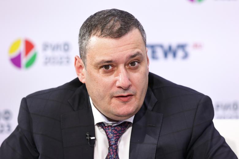 Александр Хинштейн