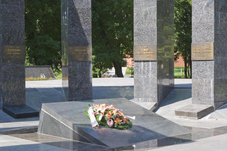 Мемориал Второй мировой войны, братская могила, Дубровинский лес, парк Дюпровин, Даугавпилс, Латгалия, Латвия