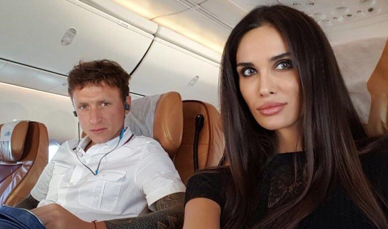 Футболист Павел Мамаев с женой Аланой