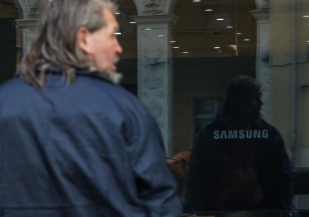 «Известия»: Samsung активно набирает персонал в России