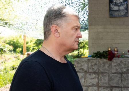 Киевский суд разрешил принудительно доставить Порошенко на допрос