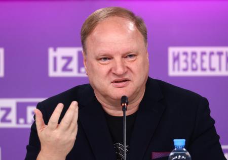 Промоутер Хрюнов рассказал, как Бивол может победить Альвареса
