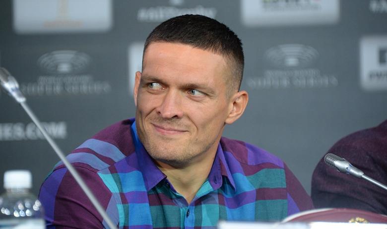 Боксёр Александр Усик