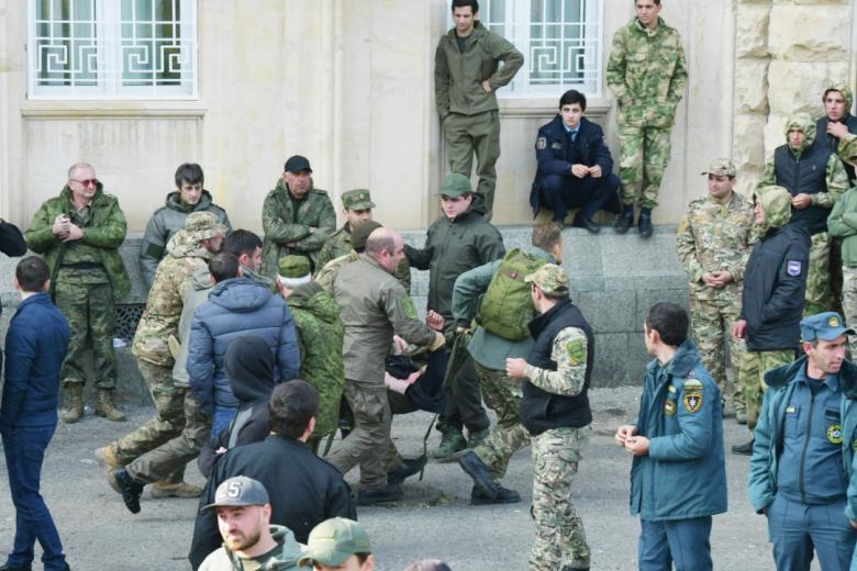 Обстановка у парламента Абхазии в Сухуме