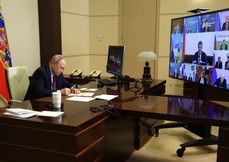 Путин призвал сохранить финансовую поддержку семей за занятия спортом