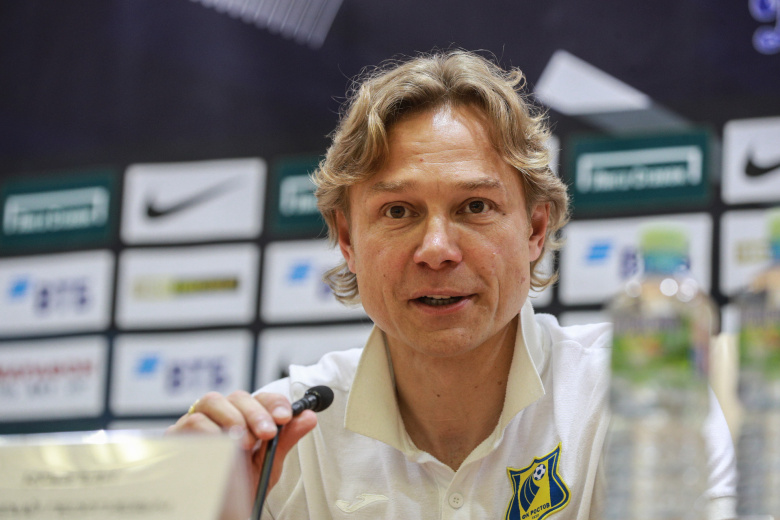 Валерий Карпин 