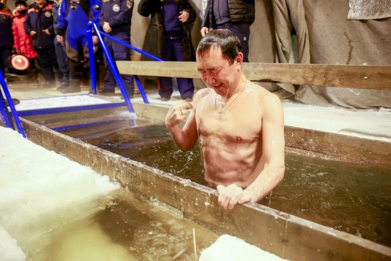 Айсен Николаев