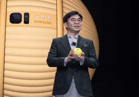 Samsung представила робота Ballie, который будет помогать по дому 