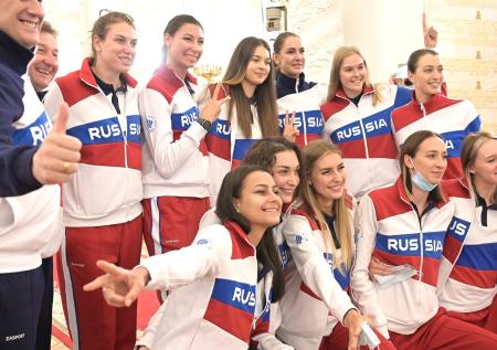 Российские артисты поддержали олимпийскую сборную хитом группы Queen