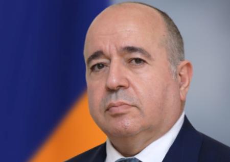 Глава Минобороны Армении встретится с Шойгу в Москве