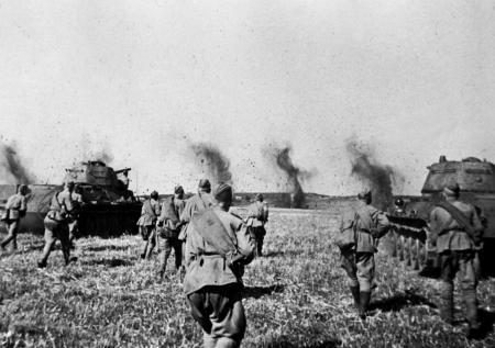 Какой сегодня праздник: кого поздравляем в четверг, 5 декабря