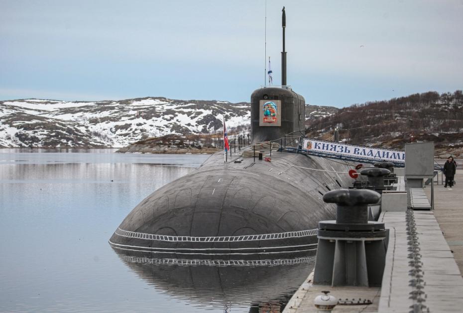 Атомная подводная лодка К-549 «Князь Владимир» на причале пункта базирования Северного флота России в Гаджиево
