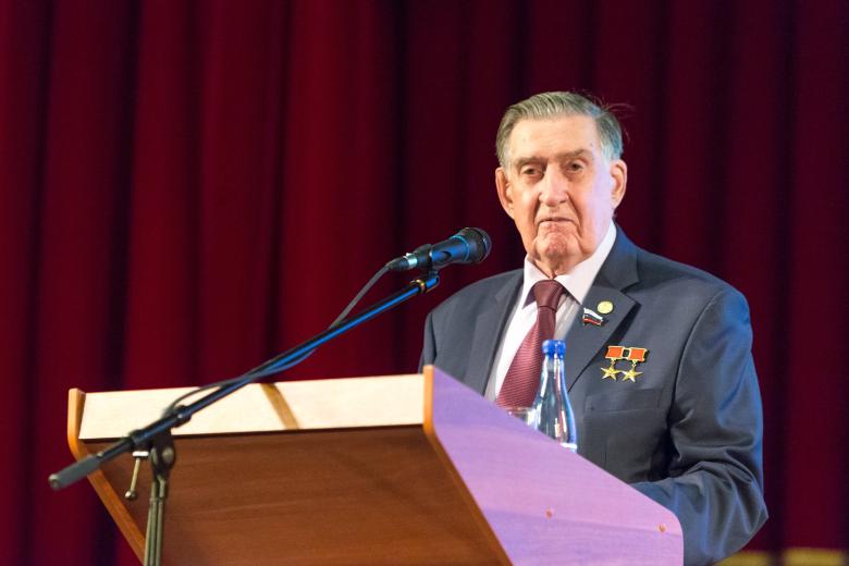 Владимир Долгих
