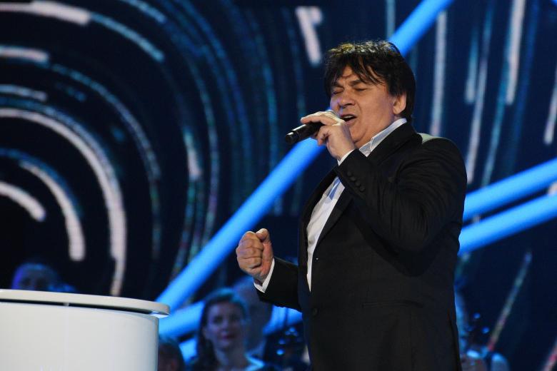 Александр Серов