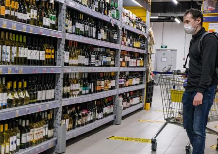 В России предложили продавать алкоголь как в СССР