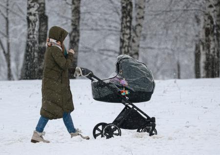 В ГД предложили меры поддержки несовершеннолетних матерей