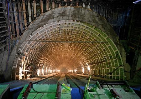 Эскалатор с пузатыми колоннами станет самым длинным в метро Москвы 