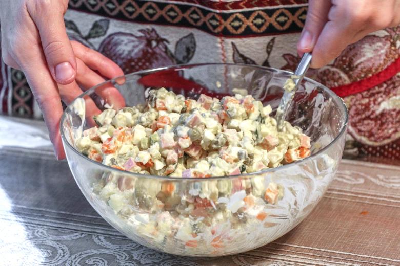Советский салат оливье