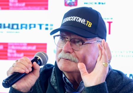 Авторы «Мастера и Маргариты» лишились гонораров. Михалков добился своего?