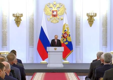 Путин назвал причины гибридной войны Запада против России