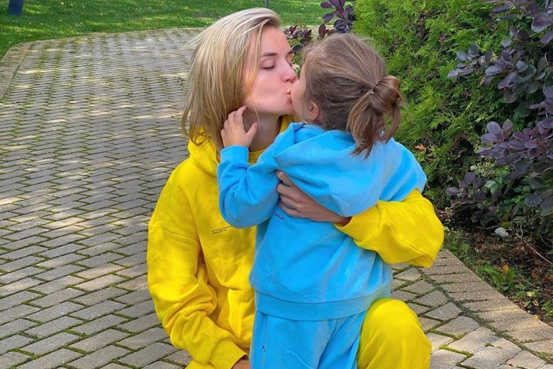 Полина Гагарина с дочерью